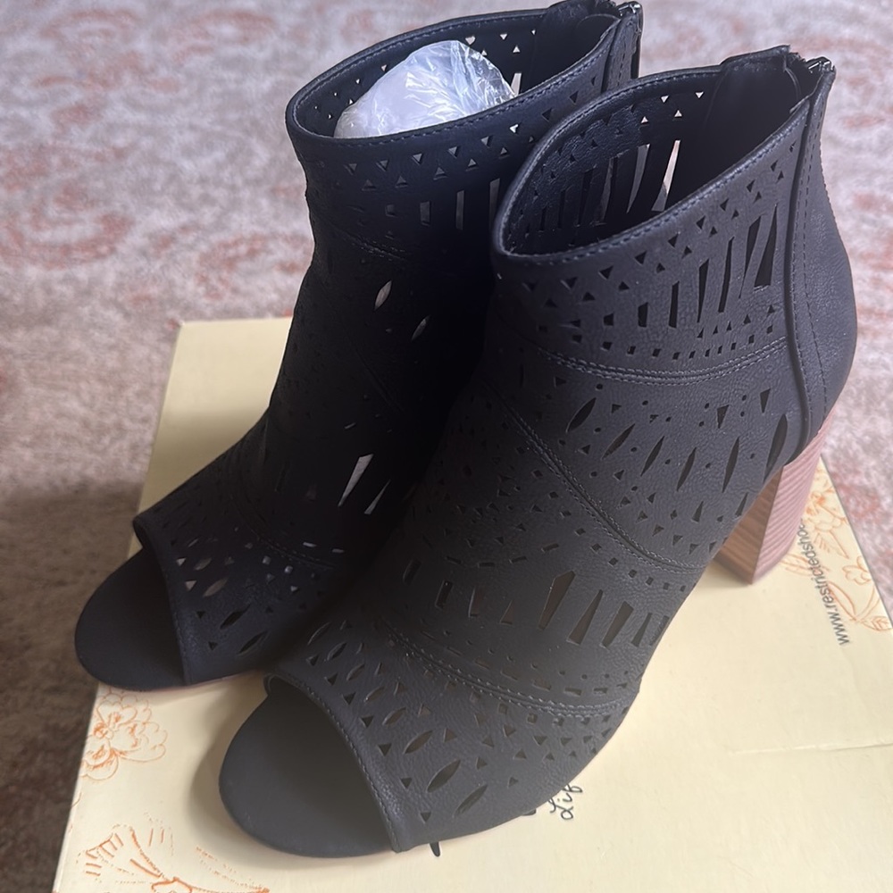 Restricted Heels - image 2